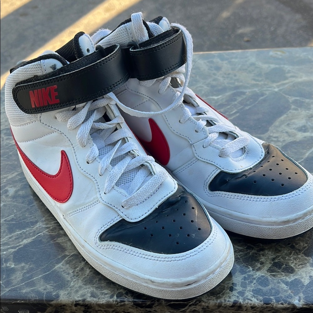 Nike Court Borough
Mid 2 Older Kids'... sz 6Y - Picture 7 of 10